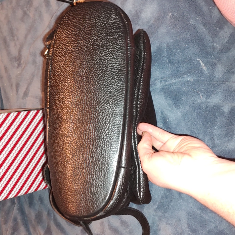 Vera Pelle Black Italian Leather small backpack. Excellent Used Condition. - Picture 4 of 12